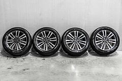 Land Rover Range Rover (Sport) 21-Inch Velgen 'Style 7021' + All Season Banden