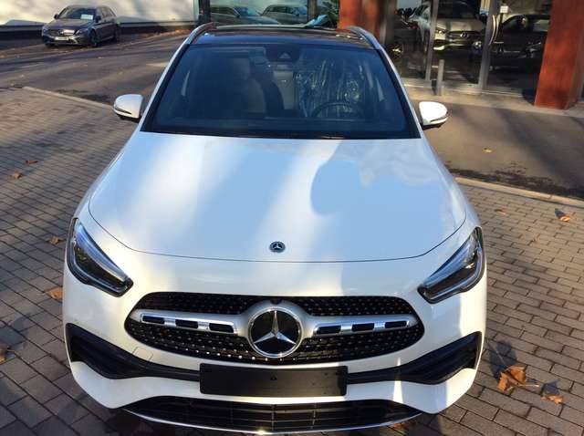 Mercedes-Benz GLA 200 AMG * 360° CAM * PANO * MEMORY * DAB * SFEER