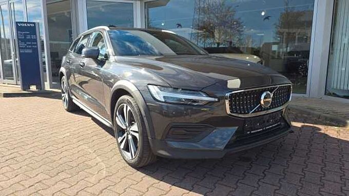 Volvo V60 Cross Country B4 D AWD Plus Auto