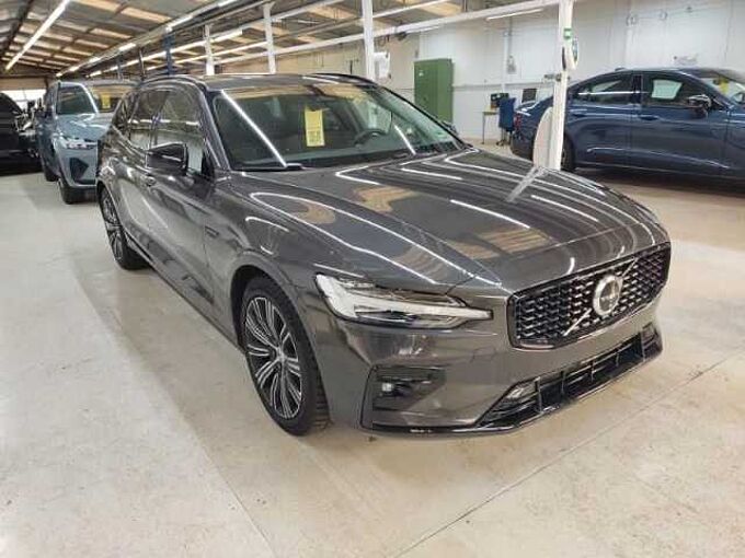 Volvo V60 B4 Ultimate Dark*B&W*Standh*360°