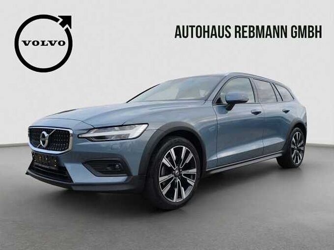 Volvo V60 B4 Cross Country Pro AWD