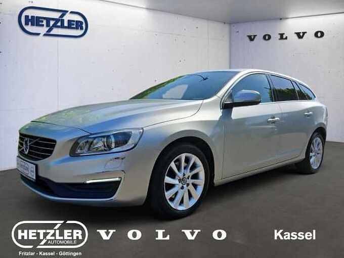 Volvo V60 Kombi Momentum D5 Klimaautom PDC SHZ Alu Bi-Xenon Privacyverglasung ZV Temp