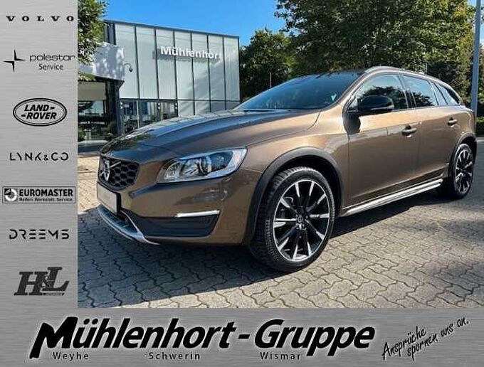 Volvo V60 Cross Country D3 MOMENTUM -ACC-BLIS-CAM-19'