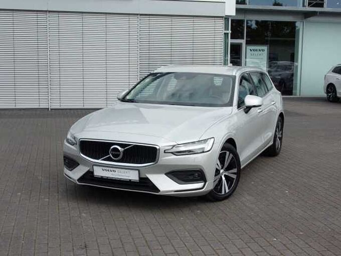 Volvo V60 B4 AT Momentum Pro