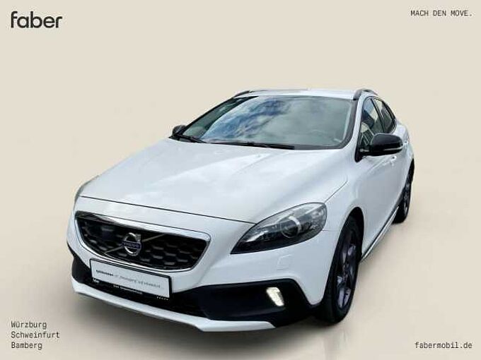 Volvo V40 Cross Country Momentum... Momentum