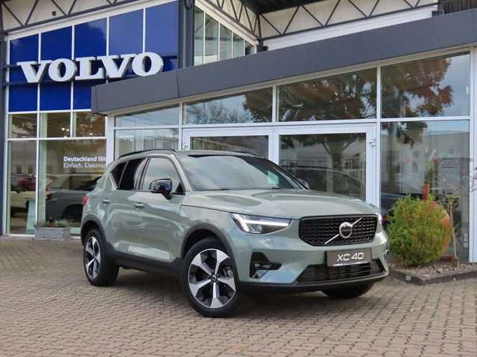 Volvo XC40 Plus Dark 2WD