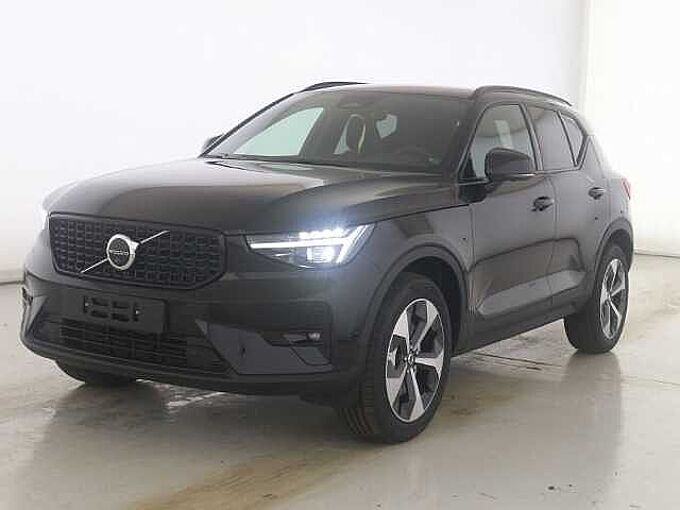 Volvo XC40 Plus Dark B3 19''LM LED ThorsHammer DAB Harman Frontscheibenhz
