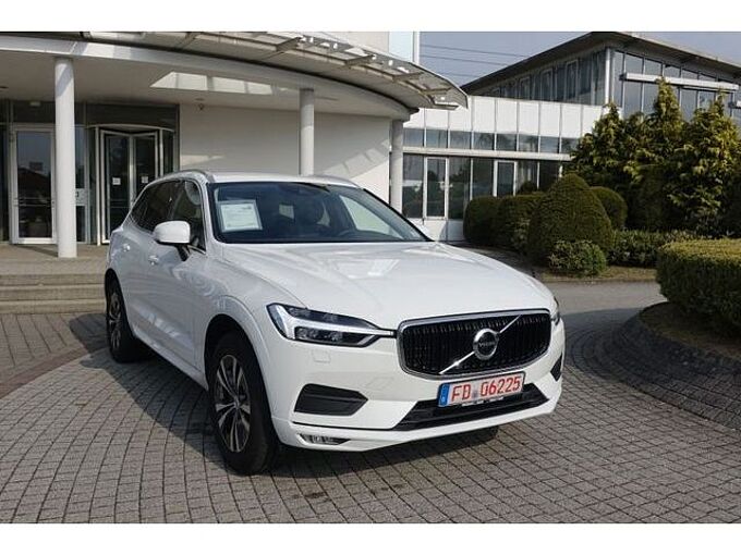 Volvo XC 60 D4 Geartr. Momentum Pro V-LED RFK NAVI