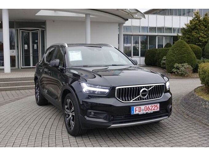 Volvo XC 40 T5 Inscription AHK Pano SHZ H&K
