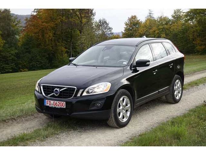 Volvo XC 60 Momentum Drive   AHK