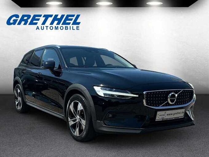Volvo V60 Cross Country Pro AWD B4 Diesel EU6d AHK-klappbar Navi Digitales Cockpit Mem