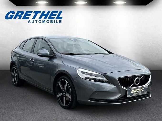 Volvo V40 Momentum 18 Zoll Navi  Soundsystem LED Sperrdiff. Mehrzonenklima Ambientebel