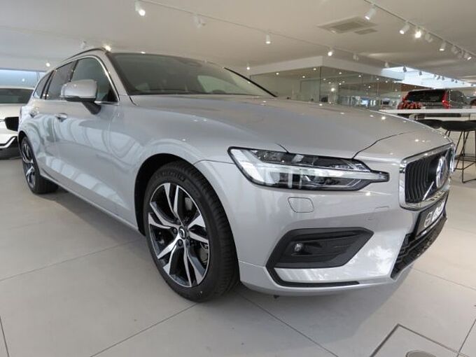 Volvo V60 B4 D Core  Winter-P. Parkassistenz-P. 18 Zol