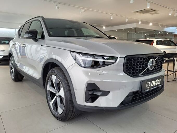 Volvo XC 40 B3 Plus Dark Business-P. 19Zoll 360Grad Sei