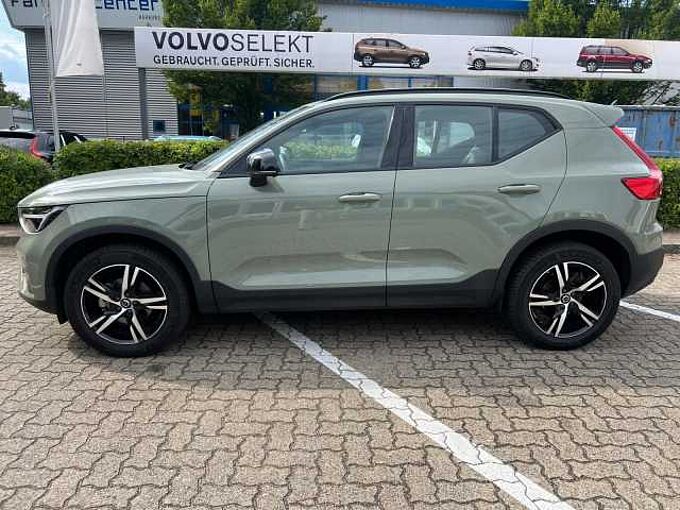 Volvo XC40 T2 2WD Plus Dark 360°/ AHK/ PANO