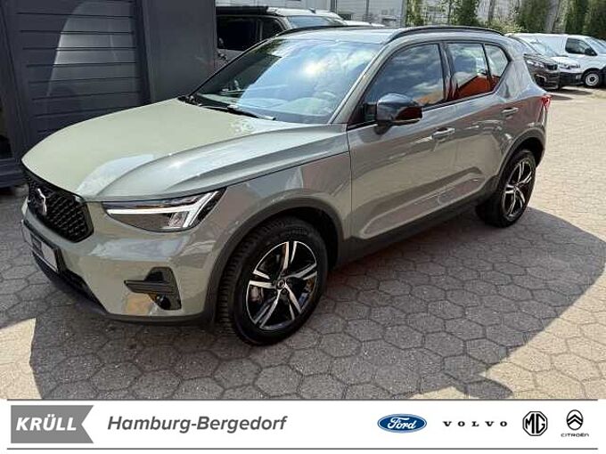 Volvo XC 40 T2 Plus Dark 2WD, 360 Grad Kamera, AHK, Panoramadach, H&K