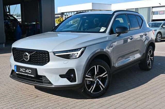 Volvo XC40 B4 DKG Plus Dark*FSHZG*360°*ACC*AHK