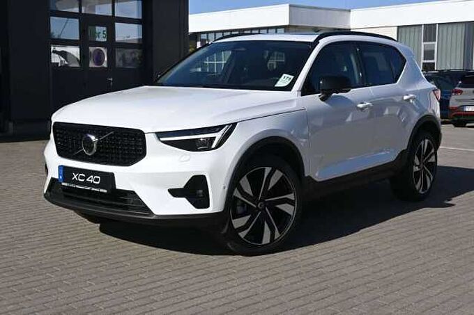 Volvo XC40 B4 DKG Ultra Dark*PANO*FSHZG*360°*ACC