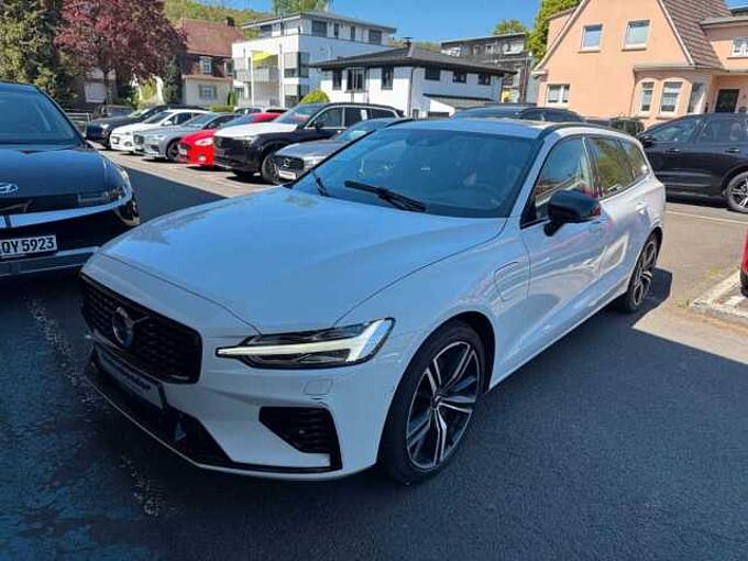 Volvo V60 Kombi Plus Dark Recharge Plug-In Hybrid AWD