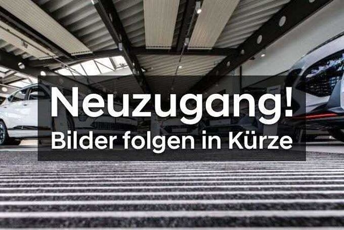 Volvo XC40 Plus Dark 2WD