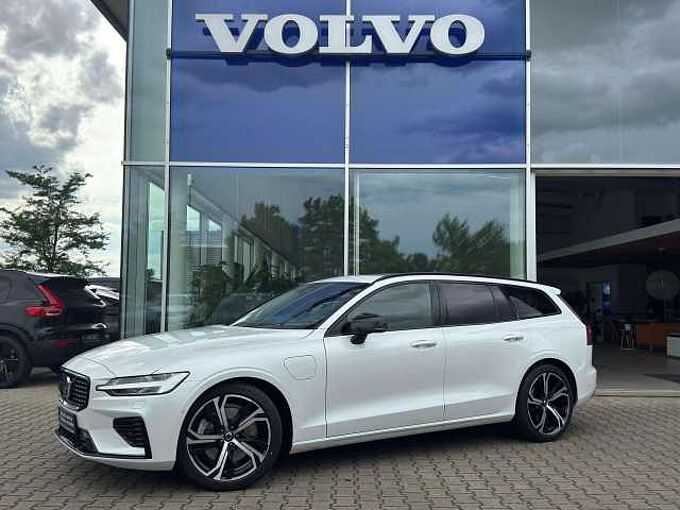 Volvo V60 T6 Plus Dark Recharge Plug-In Hybrid AWD