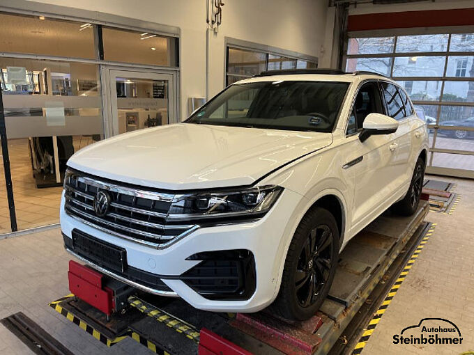 Volkswagen Touareg R-Line 3.0TDI 4M LED NAVPremium AHK Pano