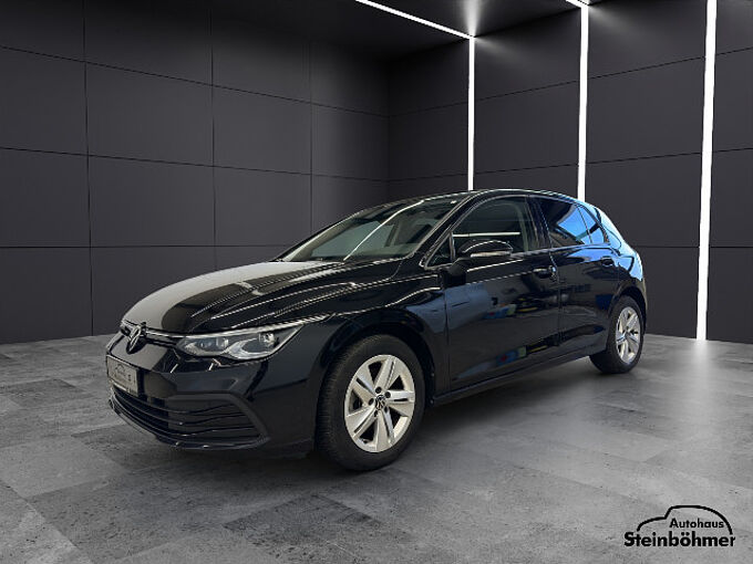 Volkswagen Golf Life 1.5TSI LEDPlus NAV SHZ RearView AppCon 