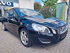Volvo V60 D5 Kombi Momentum Autom.