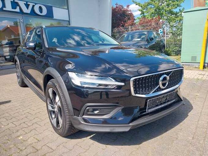 Volvo V60 D4 Cross Country Pro AWD