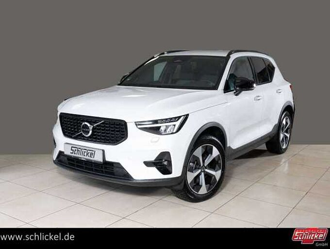 Volvo XC40 B4 Plus Dark 2WD Navi ACC 2-Zonen-Klimaautomatik