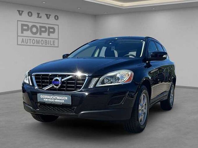 Volvo XC60 2.0 D Momentum Drive BTH CD NAV SHZ XENON