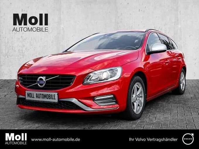 Volvo V60 Kombi Momentum D3 Navi Leder digitales Cockpit Sperrdiff. Klimaautom Musikst