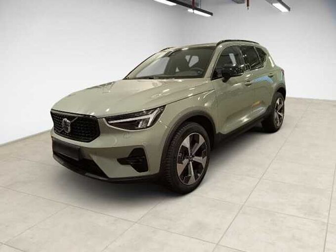 Volvo XC40 B3 FWD Plus Dark 19' ACC FHZ LED LHZ RFK 19'