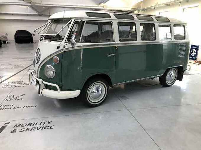 Volkswagen T1 MICROBUS DE LUXE SAMBA 21V in 31033 CASTELFRANCO VENETO Volkswagen T1 MICROBUS DE LUXE SAMBA 21V
