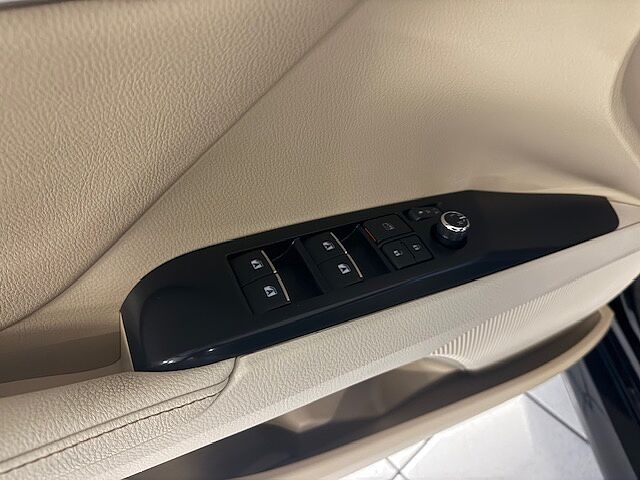 Toyota Camry Executive