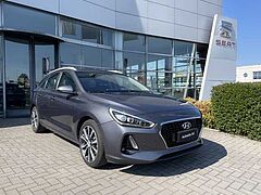 Foto Hyundai i30 3ª serie 1.6 CRDi 136CV 5 porte Style NEOPATENTATI