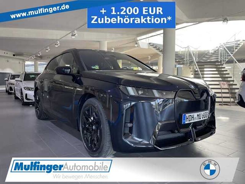 BMW IX xDrive45 M Sport Innovation Har/Kar. AHK 22' 22' Sportpaket Bluetooth HUD Navi LED Klima Standhzg PDC el. Fenster in 89520 Heidenheim/Brenz BMW IX xDrive45 M Sport Innovation Har/Kar. AHK 22' 22' Sportpaket Bluetooth HUD Navi LED Klima Standhzg PDC el. Fenster