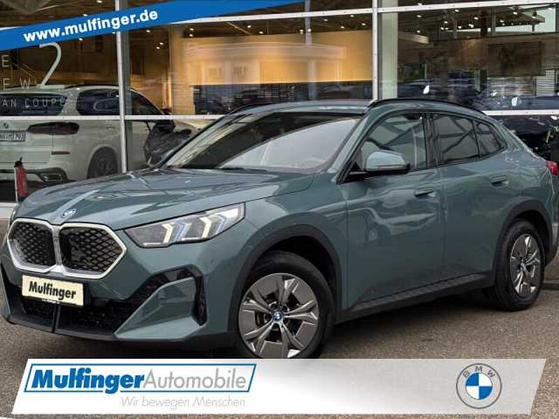 BMW iX2 xDrive 30 LiveProf adapLED DrAsProf HUD Har/Ka BMW Niere Iconic glow, Hochglanz Shadow Line in 74545 Schwäbisch-Hall (Michelfeld) BMW iX2 xDrive 30 LiveProf adapLED DrAsProf HUD Har/Ka BMW Niere Iconic glow, Hochglanz Shadow Line