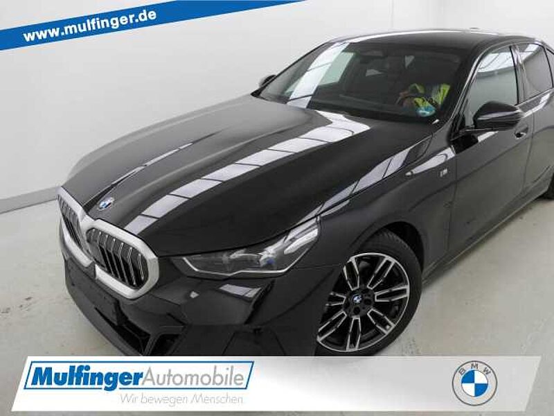 BMW 520d xDr.M Sport HUD ACC SurView Standh..H/K AHK 520 Sportpaket Bluetooth Navi LED Vollleder Klima Standhzg PDC el. Fenster in 73457 Essingen / Aalen BMW 520d xDr.M Sport HUD ACC SurView Standh..H/K AHK 520 Sportpaket Bluetooth Navi LED Vollleder Klima Standhzg PDC el. Fenster