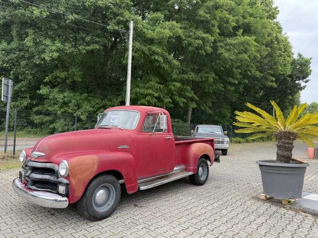 Chevrolet pick up truck 3100