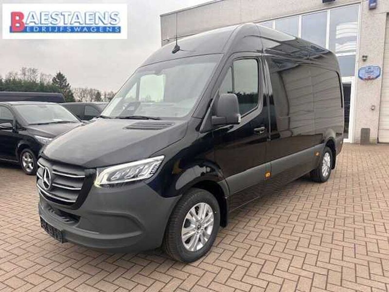 Mercedes-Benz Sprinter 319 SELECT L2H2 51950 ex btw th 3500 kg