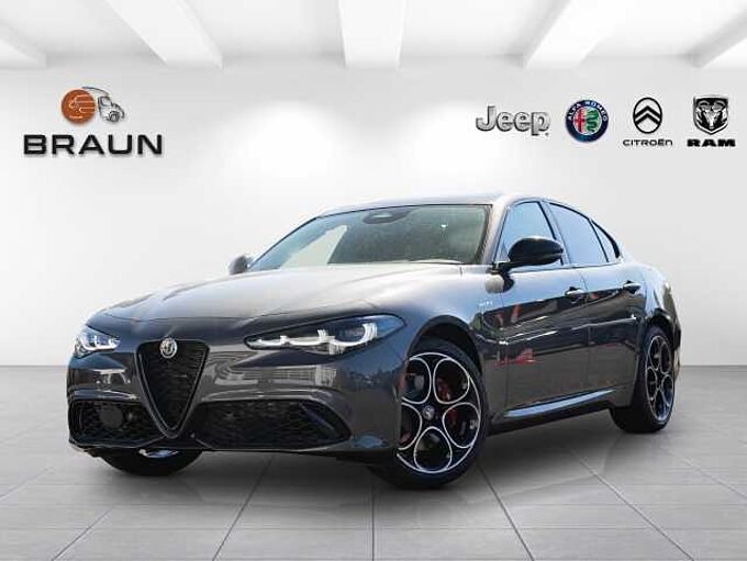Alfa Romeo Giulia 2.0 Turbo 16V AT8-Q4 Veloce VOLL! in 56070 Koblenz Alfa Romeo Giulia 2.0 Turbo 16V AT8-Q4 Veloce VOLL!