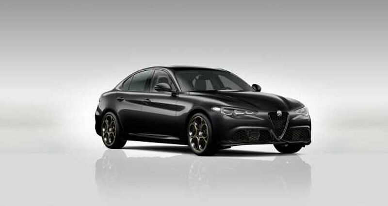 Alfa Romeo Giulia 2.0 16V AT8-Q4 INTENSA Panorama