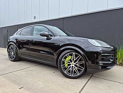 Porsche Cayenne 3.0TurboV6 PHEV*COUPE*PASSENGER DISPLAY*SOFT CLOSE