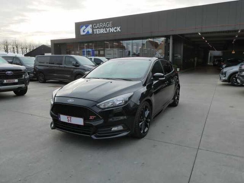 Ford Focus ST ST2 2.0 i Ecoboost 250pk Recaro Black Edition '17 101000km (28276)