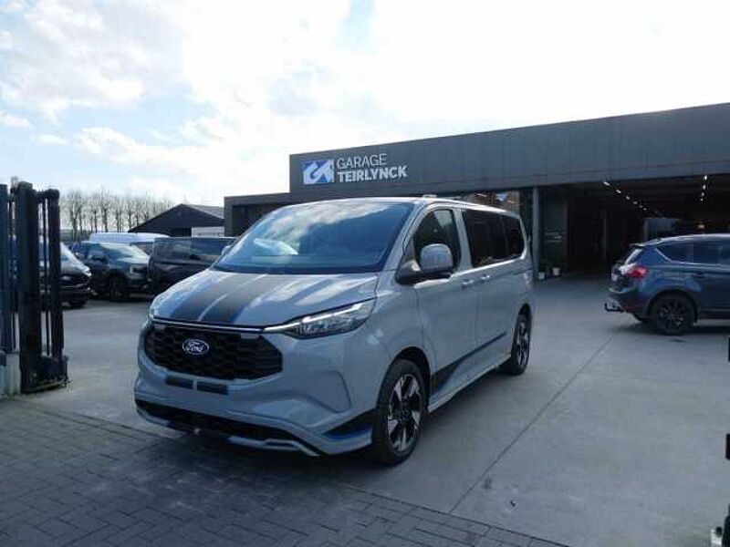 Ford Transit Custom L1 Multi-Use SPORT 5pl 2.5 i PHEV 233pk Automaat STOCK (84801) in 8790 Waregem Ford Transit Custom L1 Multi-Use SPORT 5pl 2.5 i PHEV 233pk Automaat STOCK (84801)