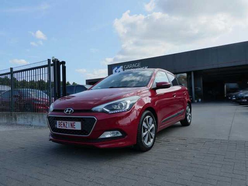 Hyundai i20 1.4 i benzine 98pk Business Luxe '15 (43969) in 8790 Waregem Hyundai i20 1.4 i benzine 98pk Business Luxe '15 (43969)