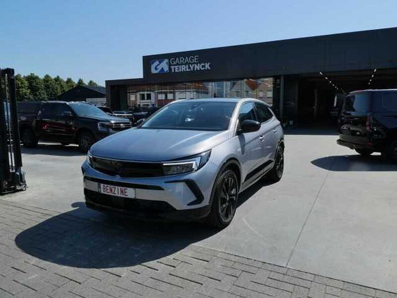 Opel Grandland 1.2 i benzine 130pk GS Line Camera '24 19000km (07999) in 8790 Waregem Opel Grandland 1.2 i benzine 130pk GS Line Camera '24 19000km (07999)
