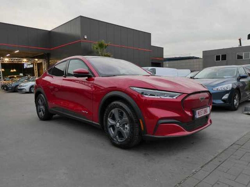 Ford Mustang MACH-E RWD 76KWh 300pk Full Option Pano dak '22 28000km (54786) in 8790 Waregem Ford Mustang MACH-E RWD 76KWh 300pk Full Option Pano dak '22 28000km (54786)