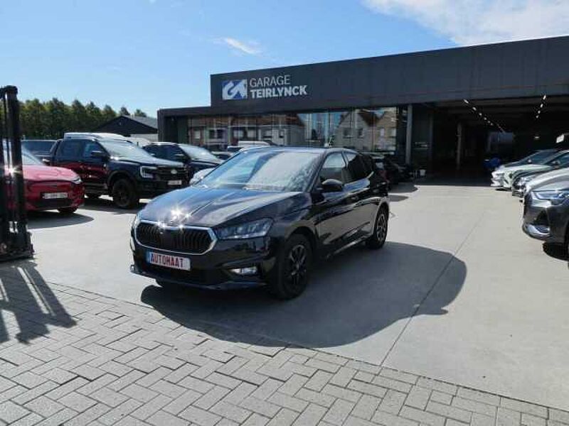 SKODA Fabia 1.0 TSi 115pk Automaat Business Luxe (76709) in 8790 Waregem SKODA Fabia 1.0 TSi 115pk Automaat Business Luxe (76709)